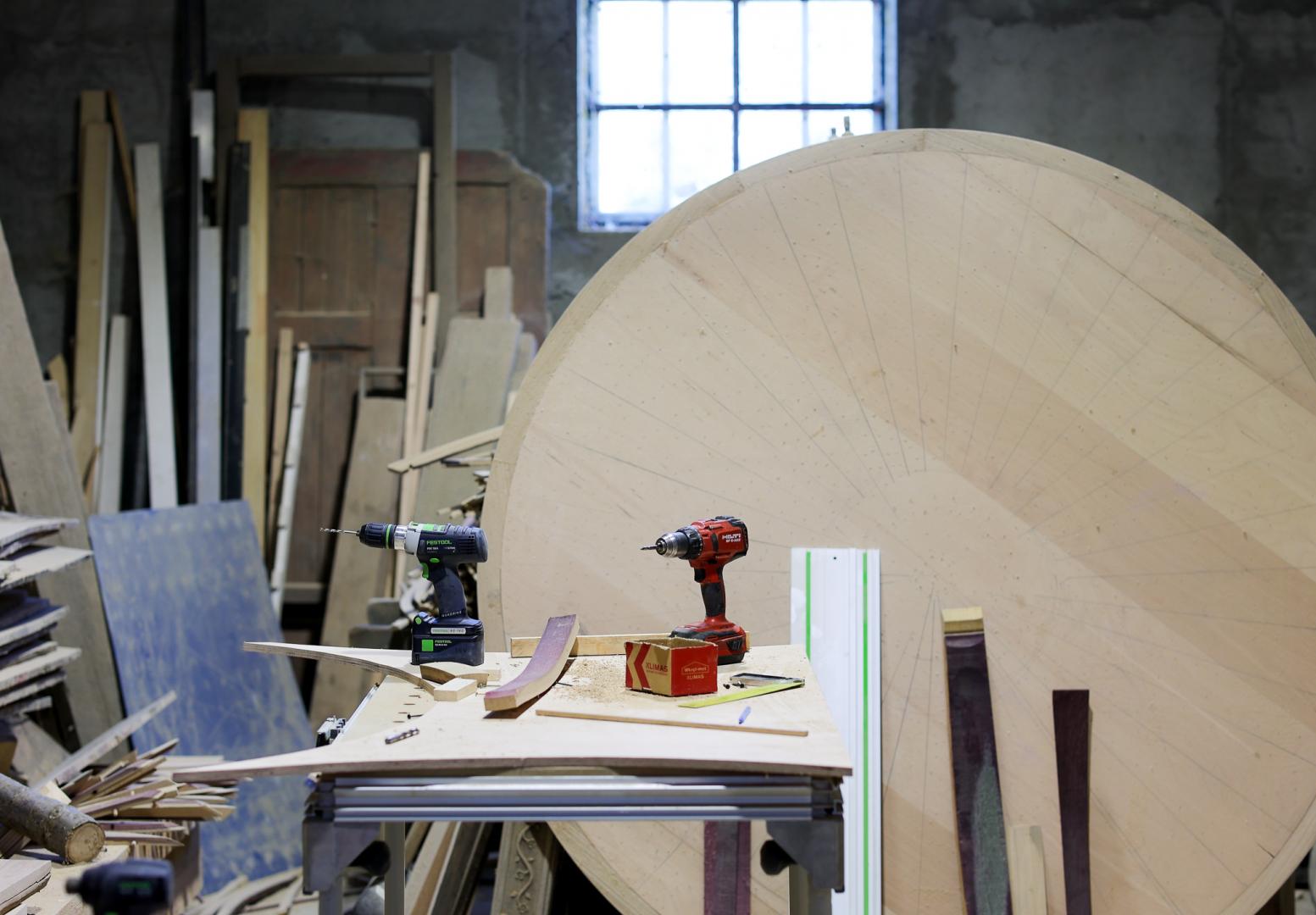 Noua viață a baricurilor de vin: de la maturarea vinului la capodopere de design