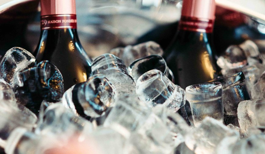 Viticultorii din zona Champagne au votat pentru schimbarea unei reguli vechi de peste un secol. 